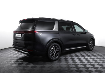 Подержанный автомобиль Kia Carnival 2022 года (5 фото)