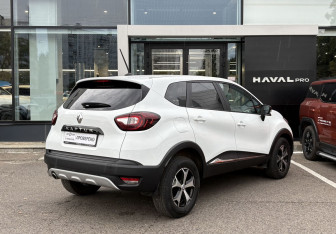 Подержанный автомобиль Renault Kaptur 2021 года (5 фото)