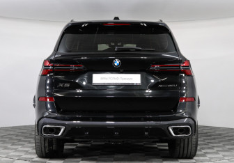 Новый BMW X5 2025 (4 фото)