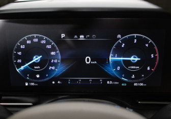 Подержанный автомобиль Kia Carnival 2020 года (13 фото)