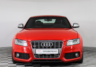 Подержанный автомобиль Audi A5 Coupe 2009 года (8 фото)