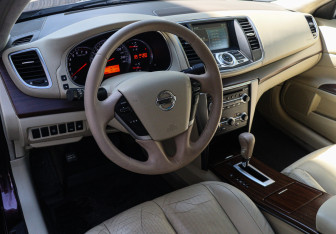 Подержанный автомобиль Nissan Teana 2011 года (14 фото)