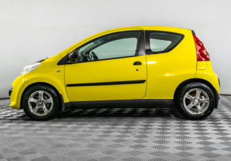 Подержанный автомобиль Peugeot 107 2008 года (8 фото)