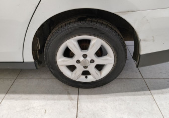 Подержанный автомобиль Nissan Almera Sedan 2013 года (11 фото)