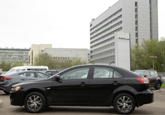 Подержанный автомобиль Mitsubishi Lancer Hatchback 2008 года (6 фото)