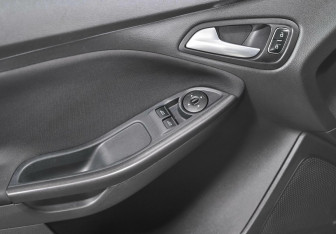 Подержанный автомобиль Ford Focus Hatchback 2018 года (10 фото)