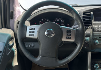 Подержанный автомобиль Nissan Pathfinder 2010 года (12 фото)