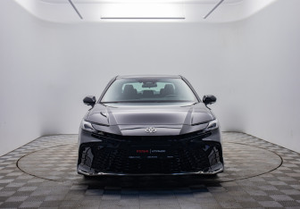 Подержанный автомобиль Toyota Camry Sedan 2025 года (2 фото)