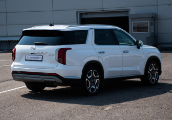 Подержанный автомобиль Hyundai Palisade 2023 года (5 фото)