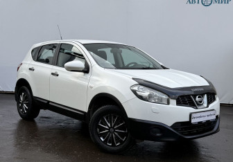 Подержанный автомобиль Nissan Qashqai 2013 года (3 фото)