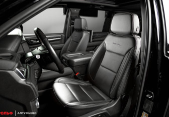 Подержанный автомобиль GMC Yukon 2023 года (14 фото)