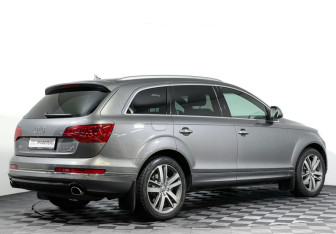 Подержанный автомобиль Audi Q7 2009 года (5 фото)