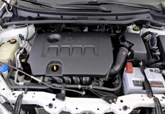 Подержанный автомобиль Toyota Corolla Sedan 2013 года (9 фото)