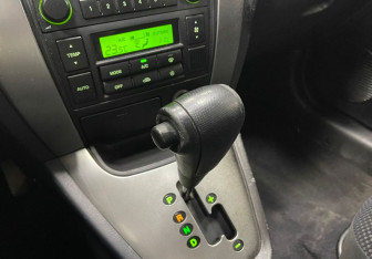 Подержанный автомобиль Hyundai Tucson 2008 года (14 фото)