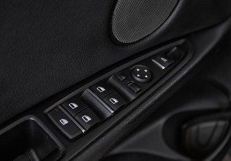 Подержанный автомобиль BMW X6 2014 года (8 фото)