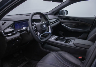 Подержанный автомобиль Geely Preface 2024 года (10 фото)