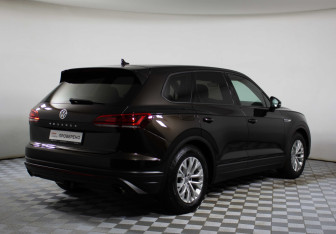 Подержанный автомобиль Volkswagen Touareg 2019 года (5 фото)