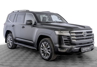 Подержанный автомобиль Toyota Land Cruiser Suv 2021 года (3 фото)