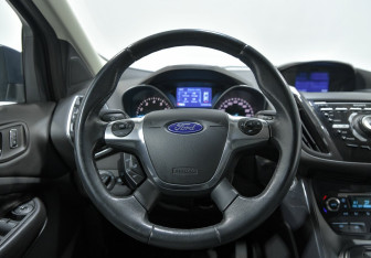 Подержанный автомобиль Ford Kuga 2014 года (6 фото)