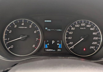 Подержанный автомобиль Mitsubishi Outlander 2019 года (12 фото)