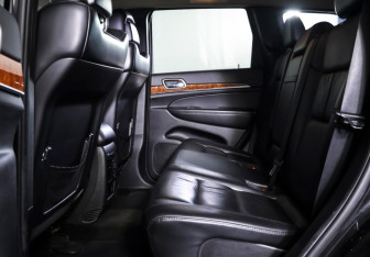 Подержанный автомобиль Jeep Grand Cherokee 2012 года (11 фото)