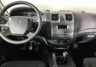 Подержанный автомобиль УАЗ Patriot 2016 года (12 фото)