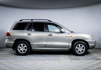 Подержанный автомобиль Hyundai Santa Fe 2008 года (4 фото)