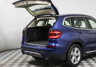 Подержанный автомобиль BMW X3 2020 года (16 фото)