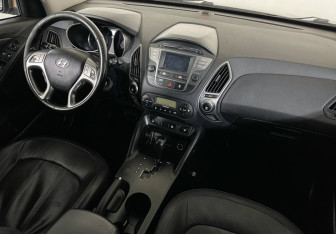 Подержанный автомобиль Hyundai ix35 2014 года (9 фото)
