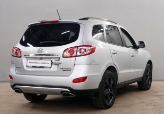 Подержанный автомобиль Hyundai Santa Fe 2011 года (8 фото)