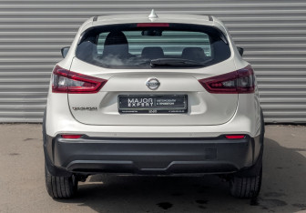 Подержанный автомобиль Nissan Qashqai 2020 года (6 фото)
