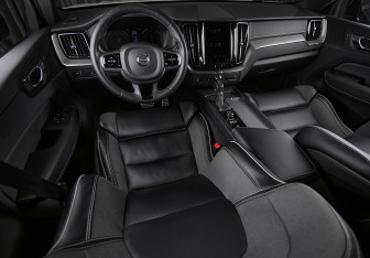 Подержанный автомобиль Volvo XC60 2020 года (18 фото)
