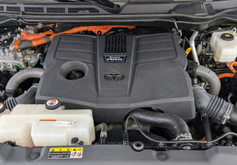 Подержанный автомобиль Toyota Sequoia 2023 года (9 фото)