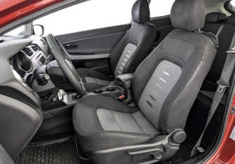 Подержанный автомобиль Kia Ceed Hatchback 2014 года (20 фото)