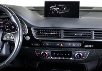 Подержанный автомобиль Audi Q7 2018 года (14 фото)