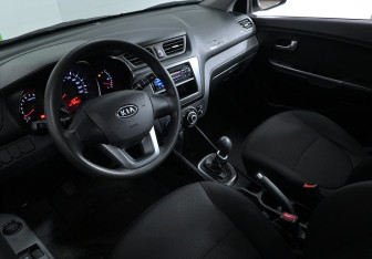 Подержанный автомобиль Kia Rio Sedan 2012 года (7 фото)