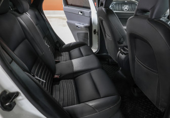 Подержанный автомобиль Volvo S40 2011 года (9 фото)