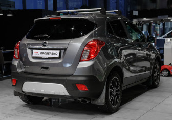 Подержанный автомобиль Opel Mokka 2013 года (4 фото)