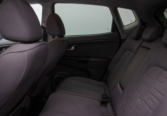 Подержанный автомобиль Kia Venga 2013 года (11 фото)