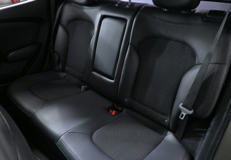 Подержанный автомобиль Hyundai ix35 2010 года (18 фото)