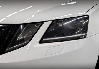 Подержанный автомобиль Skoda Octavia Liftback 2020 года (18 фото)