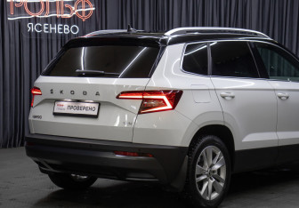 Подержанный автомобиль Skoda Karoq 2020 года (25 фото)