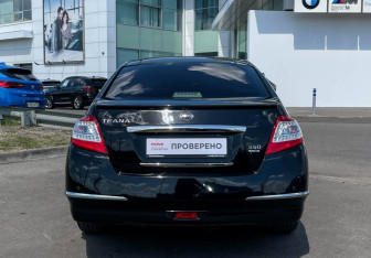Подержанный автомобиль Nissan Teana 2013 года (6 фото)