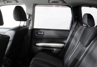 Подержанный автомобиль Nissan X-Trail 2014 года (12 фото)