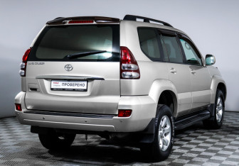 Подержанный автомобиль Toyota Land Cruiser Prado 2007 года (5 фото)