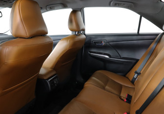 Подержанный автомобиль Toyota Camry Sedan 2017 года (8 фото)