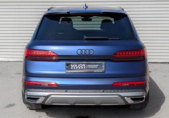 Подержанный автомобиль Audi Q7 2023 года (6 фото)