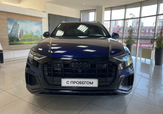 Подержанный автомобиль Audi Q8 2022 года (2 фото)