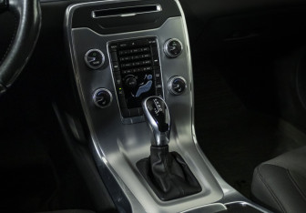 Подержанный автомобиль Volvo XC70 2014 года (15 фото)