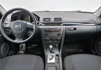 Подержанный автомобиль Mazda 3 Hatchback 2006 года (12 фото)